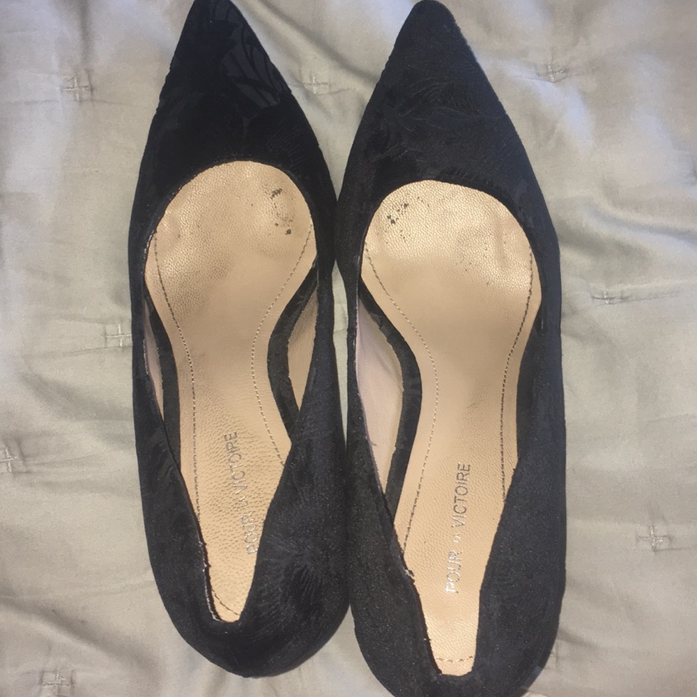 Black Pour La Victoire block heeled pumps size 6.5